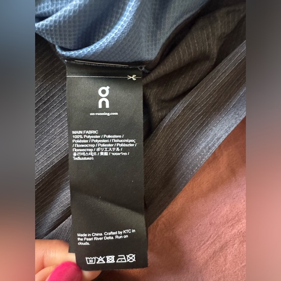 ON Running Top - Picture 5 of 5